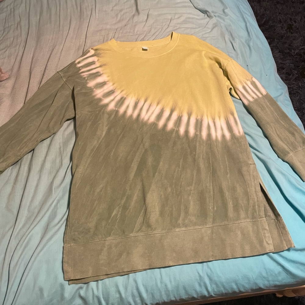Long sweatshirt